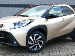 Beige Neu 2025 Toyota Aygo Kleinwagen | 19.450 €