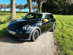 Blau Gebraucht 2022 Mini Cooper SE Kleinwagen | 20.990 € (Teuer)
