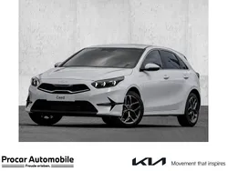 Weiß Neu 2025 Kia Ceed Limousine | 24.590 € (Fairer Preis)