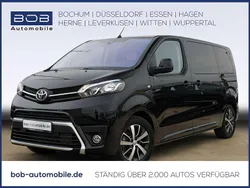 Graphitschwarz (schwarz) Gebraucht 2023 Toyota Proace Verso Team Kombi | 40.888 € (Guter Preis)