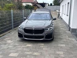 Grau Gebraucht 2022 BMW 730 Limousine | 53.725 € (Guter Preis)