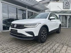 Pure white Gebraucht 2021 VW Tiguan Life SUV | 23.480 € (Fairer Preis)