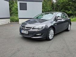 Grau Gebraucht 2013 Opel Astra Active Limousine | 5.900 € (Etwas zu teuer)