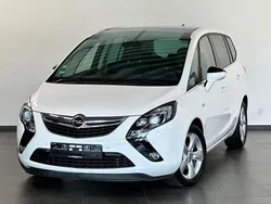 Weiß Gebraucht 2016 Opel Zafira Tourer Van / Kleinbus | 9.699 € (Guter Preis)