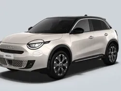 Blau Neu 2024 Fiat 600 La Prima SUV | 32.940 € (Etwas zu teuer)