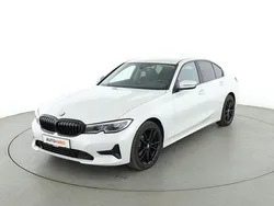 Weiß Gebraucht 2021 BMW 320 Advantage Limousine | 30.470 € (Etwas zu teuer)
