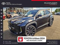 Mysticschwarz mica (metallic) Gebraucht 2024 Toyota Yaris Hybrid Team SUV | 27.990 € (Etwas zu teuer)