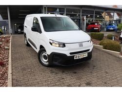 Weiß Gebraucht 2024 Fiat Doblò Van / Kleinbus | 22.990 € (Fairer Preis)