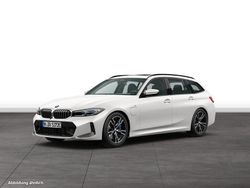 Mineralweiß metallic Gebraucht 2024 BMW 330e Comfort Edition Kombi | 47.784 € (Teuer)