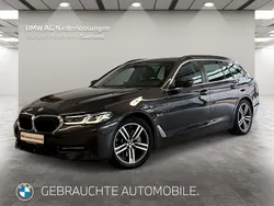 Grau Gebraucht 2022 BMW 520 Kombi | 30.508 € (Fairer Preis)
