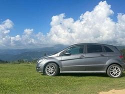 Grau Gebraucht 2011 Mercedes B180 Avantgarde Van / Kleinbus | 4.400 € (Fairer Preis)