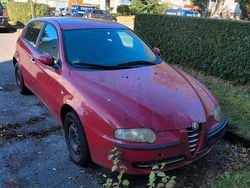 Rot Gebraucht 2006 Alfa Romeo 147 Kleinwagen | 500 €