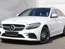 Weiß Gebraucht 2019 Mercedes C300e AMG line Limousine | 33.600 € (Teuer)