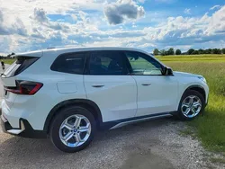 Weiß Gebraucht 2023 BMW iX1 Luxury Line SUV | 44.790 € (Fairer Preis)