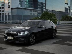 Black sapphire metallic Gebraucht 2021 BMW 118 Sport Line Kleinwagen | 17.885 € (Guter Preis)