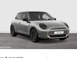 Grau Gebraucht 2024 Mini Cooper Favoured Kleinwagen | 31.310 € (Superpreis)