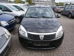 Schwarz Gebraucht 2010 Dacia Sandero Lauréate Kleinwagen | 2.990 € (Fairer Preis)