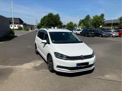 Weiß Gebraucht 2018 VW Touran Van / Kleinbus | 18.999 €