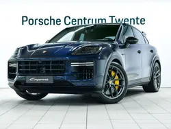 Blau Gebraucht 2024 Porsche Cayenne Turbo E-Hybrid SUV | 199.900 € (Guter Preis)