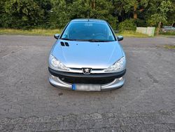 Silber Gebraucht 2005 Peugeot 206 Kleinwagen | 1.222 € (Etwas zu teuer)