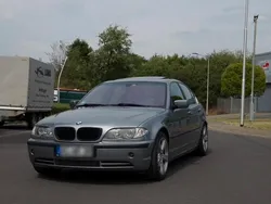 Grau Gebraucht 2003 BMW 330 Limousine | 6.550 € (Guter Preis)