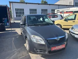 Grau Gebraucht 2010 Skoda Fabia Cool Edition Kleinwagen | 1.999 € (Guter Preis)