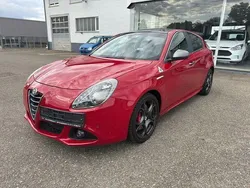 Rot Gebraucht 2015 Alfa Romeo Giulietta Quadrifoglio Kleinwagen | 15.990 € (Etwas zu teuer)
