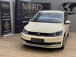 Beige Gebraucht 2024 VW Touran Van / Kleinbus | 32.699 € (Fairer Preis)