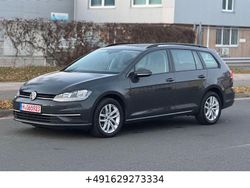 Grau Gebraucht 2018 VW Golf VII Comfortline Kombi | 9.690 € (Fairer Preis)