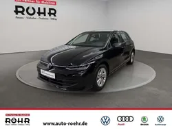 Grenadillschwarz metallic Gebraucht 2024 VW Golf VIII Life Limousine | 21.749 € (Guter Preis)