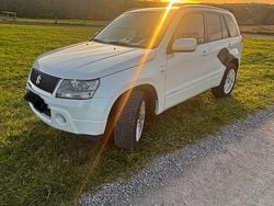 Weiß Gebraucht 2008 Suzuki Vitara SUV | 6.500 €
