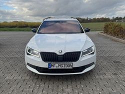 Weiß Gebraucht 2017 Skoda Superb SportLine Kombi | 22.999 € (Teuer)