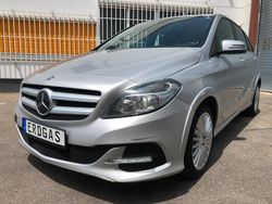 Silber Gebraucht 2015 Mercedes B200 Van / Kleinbus | 8.990 € (Fairer Preis)