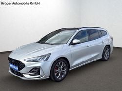 Silber Gebraucht 2025 Ford Focus ST-Line X Limousine | 25.990 € (Guter Preis)