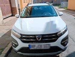 Weiß Gebraucht 2022 Dacia Sandero Stepway Kleinwagen | 14.199 € (Fairer Preis)