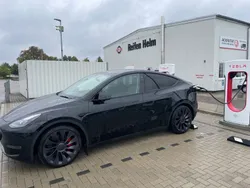 Schwarz Gebraucht 2022 Tesla Model Y Performance SUV | 38.600 € (Etwas zu teuer)