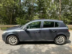 Grau Gebraucht 2010 Opel Astra Limousine | 1.900 € (Superpreis)