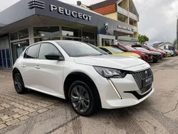 Weiß Gebraucht 2022 Peugeot e-208 Allure Kleinwagen | 17.200 € (Fairer Preis)