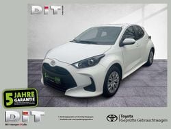 Schneeweiß Gebraucht 2024 Toyota Yaris Business Edition Limousine | 19.490 € (Superpreis)