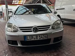 Grau Gebraucht 2006 VW Golf V Kleinwagen | 2.700 € (Fairer Preis)