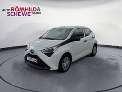 Pianosaweiß Gebraucht 2020 Toyota Aygo Business Edition Kleinwagen | 10.990 € (Fairer Preis)