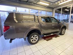 Granitbraun (m) Gebraucht 2014 Mitsubishi L200 Intense Abholung | 15.350 € (Teuer)