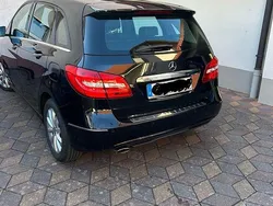 Schwarz Gebraucht 2012 Mercedes B200 Van / Kleinbus | 12.500 € (Fairer Preis)
