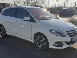 Weiß Gebraucht 2016 Mercedes B250e Urban Van / Kleinbus | 11.990 €