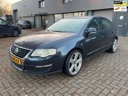 Grau Gebraucht 2005 VW Passat Sportline Limousine | 845 € (Superpreis)