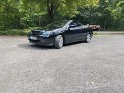 Schwarz Gebraucht 2006 Opel Astra Cabriolet Cabrio | 4.800 €