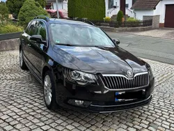 Braun Gebraucht 2014 Skoda Superb Exclusive Kombi | 10.500 € (Guter Preis)