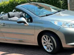 Grau Gebraucht 2008 Peugeot 207 CC Roland Garros Cabrio | 4.950 € (Teuer)