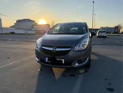 Grau Gebraucht 2016 Opel Meriva Color Edition Van / Kleinbus | 7.900 € (Fairer Preis)