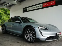Silber Neu 2024 Porsche Taycan Cross Turismo Limousine | 73.880 € (Superpreis)